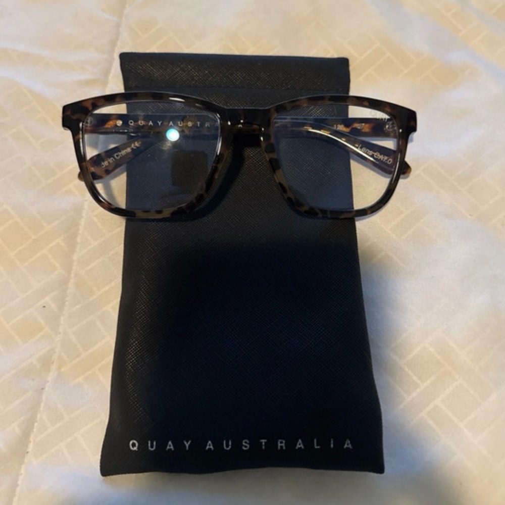 Quay Australia Tortoiseshell Frame Clear Lens Eyewear